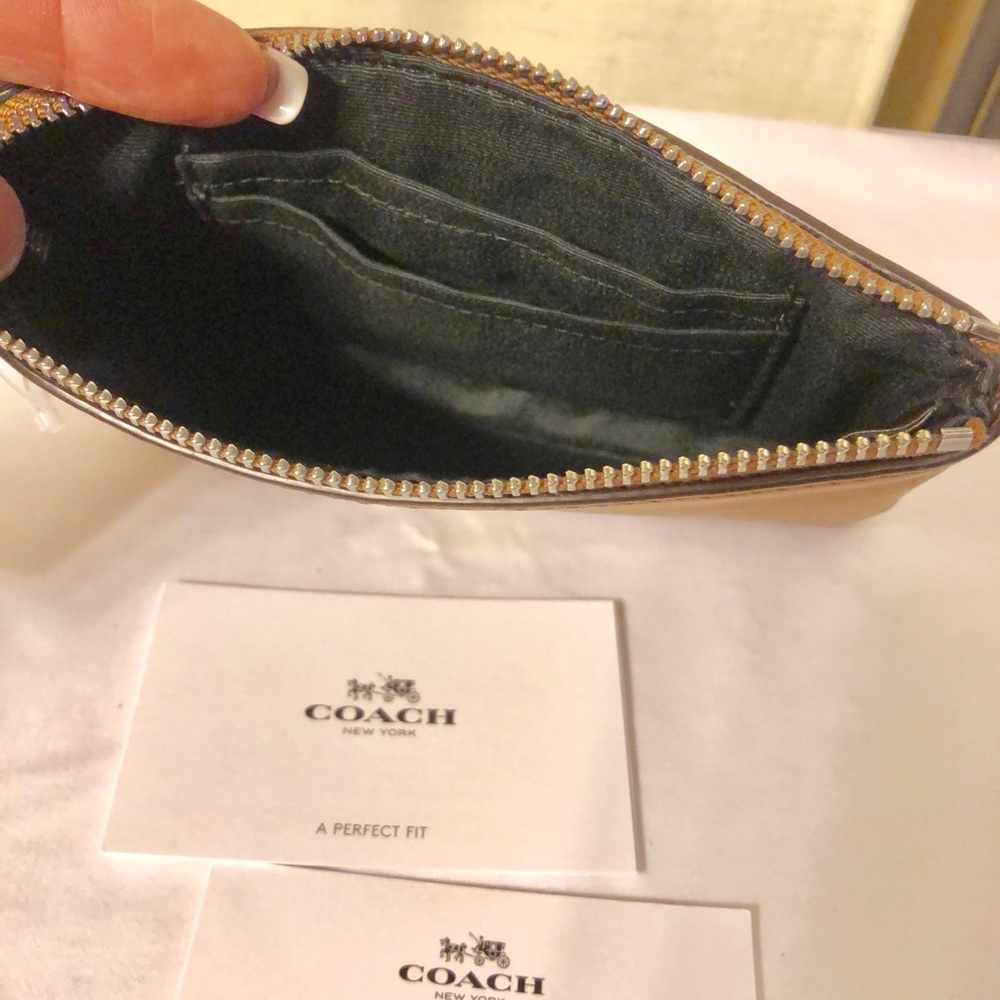 🆕Coach wristlet! Ultra Soft leather-Brand new🆕 - Picture 6 of 8